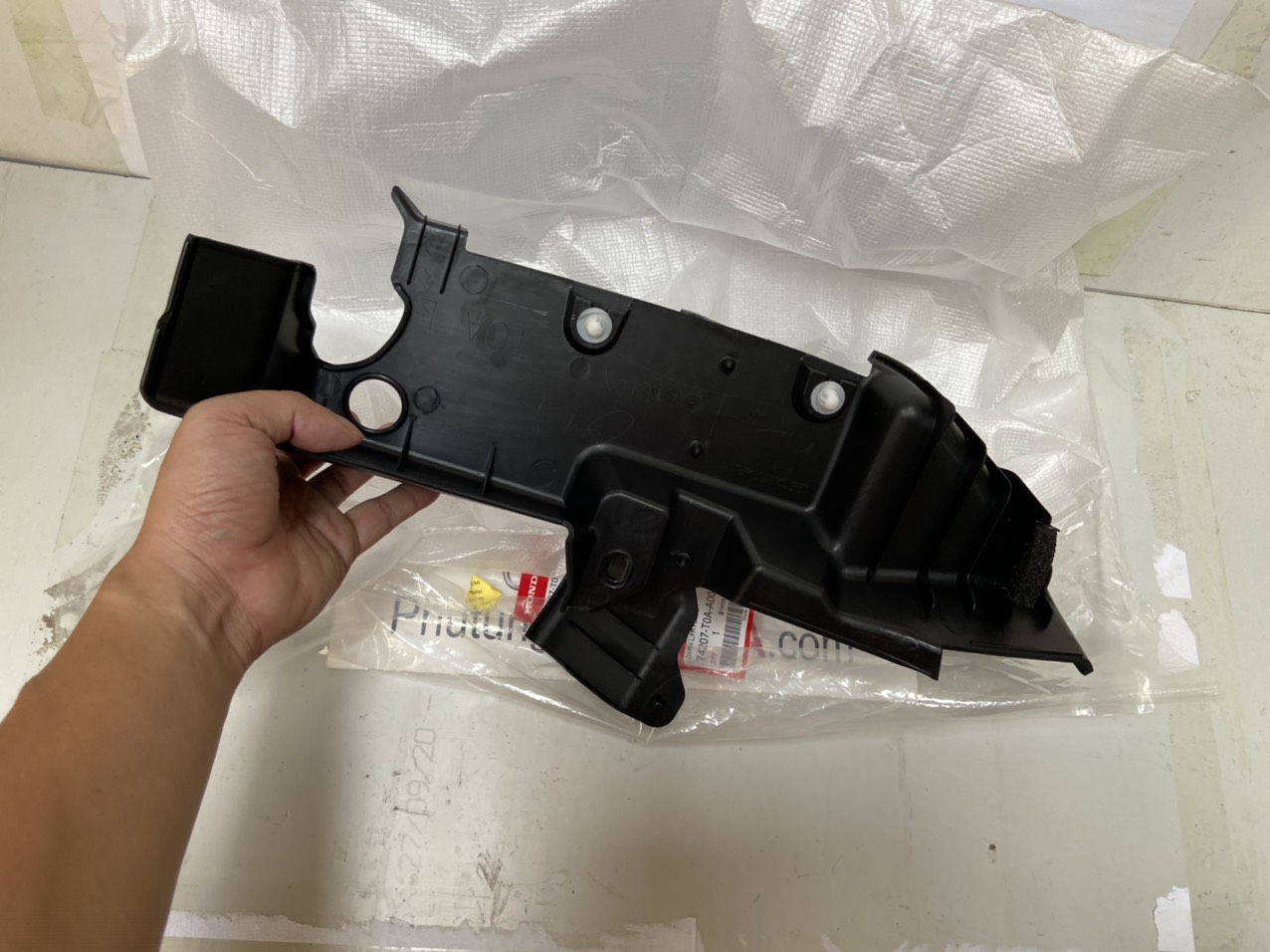 Tấm nhựa ốp che tai xe Honda CRV 2013 đến 2017